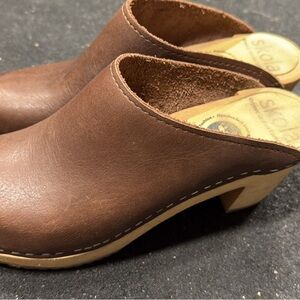 Brown Leather Women's Mules